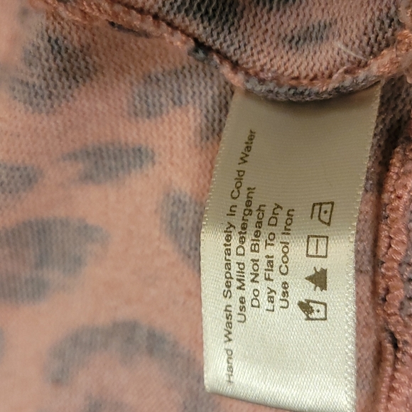 Boston Proper animal print, collar draped sweater. Size XS. Pink, grey, black - Picture 10 of 11